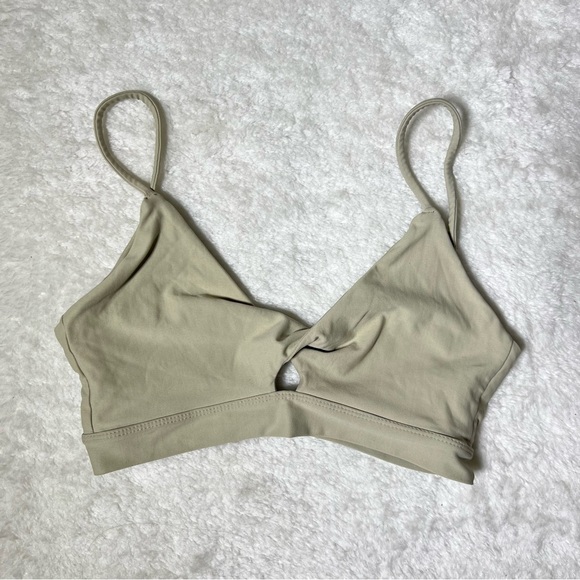 Hackwith Design House HDH Beige Twist Bikini Top - Picture 2 of 9